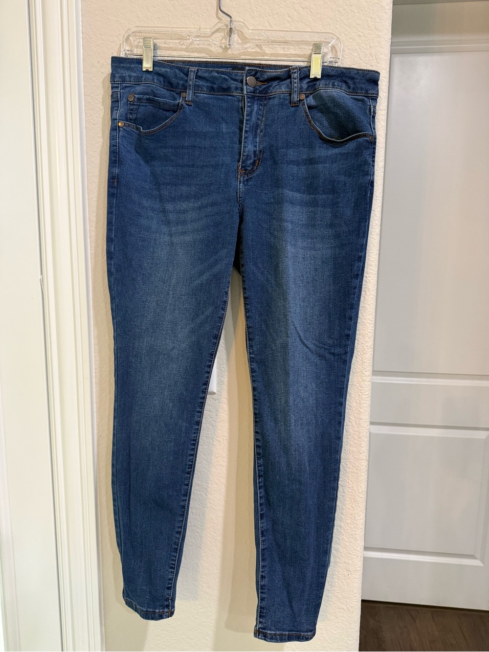 Tahari Women's Dark Blue Kelly Skinny Jeans Size 12